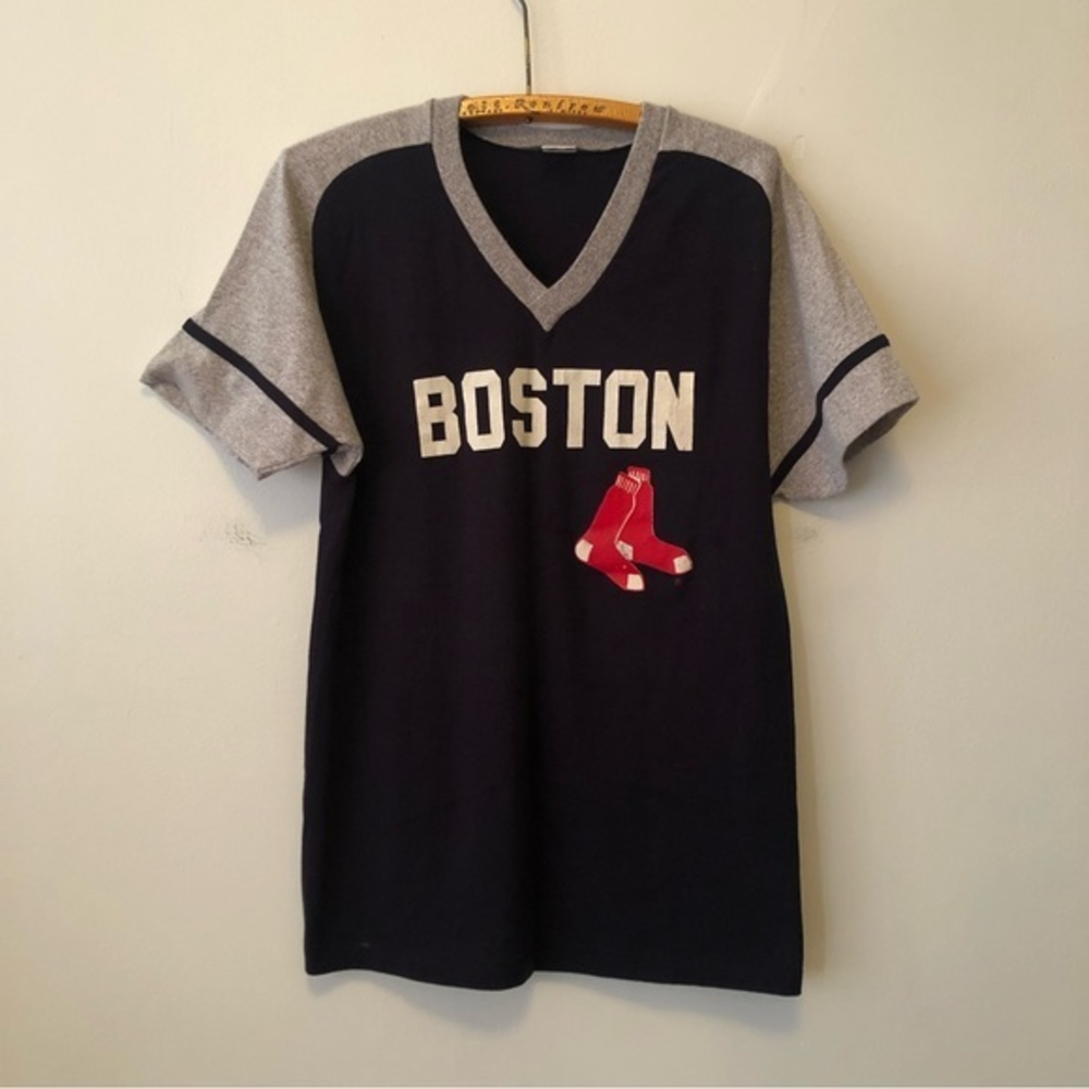 Vintage Boston Red Sox Single Stitch Champion V-Neck T-shirt MLB‎ Size Large